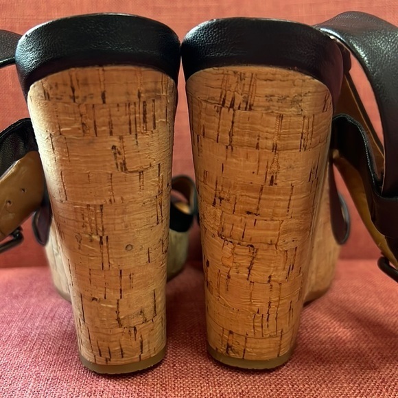 CALVIN KLEIN WOMENS‎ BLACK WEDGE SANDALS SIZE 8 1/2 - Picture 6 of 10